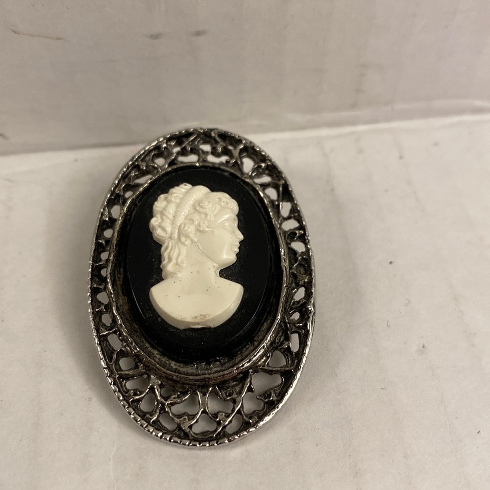 Vintage Cameo brooch pin black white silver tone